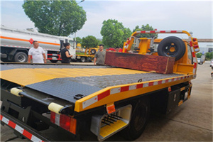 高邮附近拖车电话号码服务